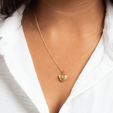 bejeweled-bespoke-gold-heart-locket-pendant-aw25