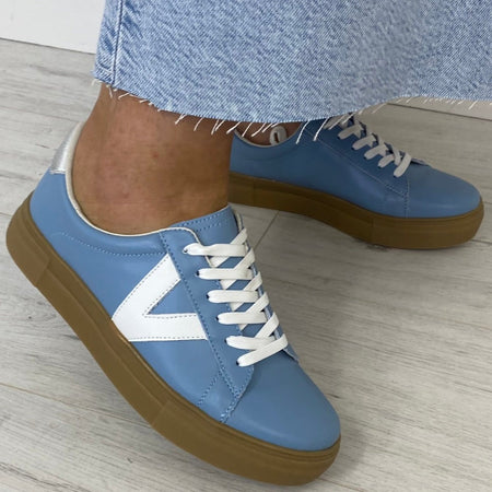 Drilleys Twenty One Slim Line Sneakers - Blue