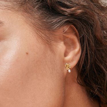 ENAMEL Copenhagen Gold Mio Pearl Small Drop Stud Earrings