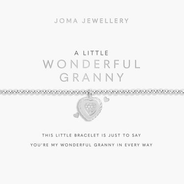 Joma Jewellery bracelet with heart charm on a white background