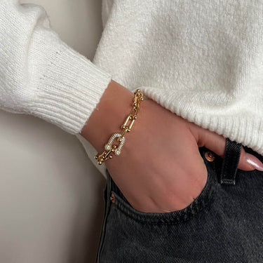 absolute-gold-oval-chain-linked-bracelet-b2354gl
