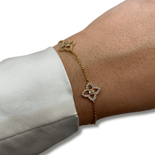 absolute-gold-sparkly-clover-dainty-bracelet