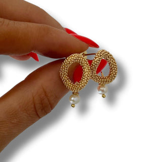 angela-darcy-gold-textured-pearl-drop-earrings