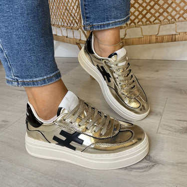 another-trend-gold-black-metallic-platform-sneakers