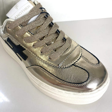 another-trend-gold-black-metallic-platform-sneakers