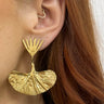 bejeweled-at-soul-gold-coral-reef-clip-on-earrings_1