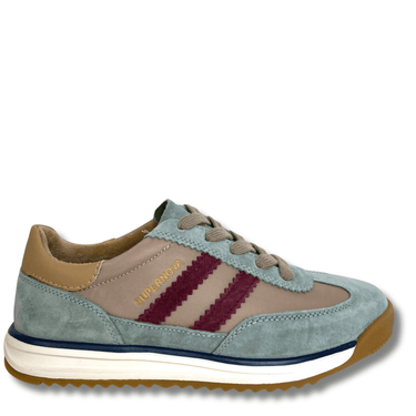 Suede sneaker with maroon stripes on a white background