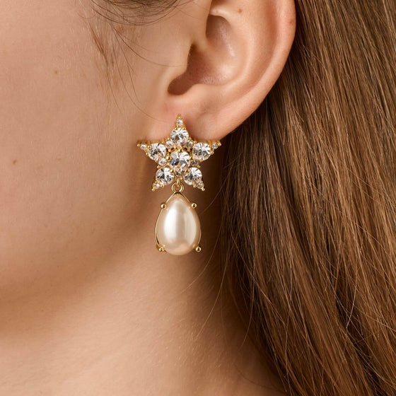 dyrberg-kern-hydra-gold-earrings-white-pearl (2).jpg