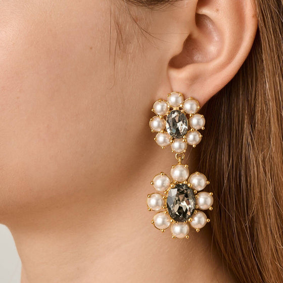 dyrberg-kern-lina-gold-earrings-white-pearl-grey (6).jpg