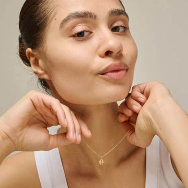 enamel-copenhagen-gold-four-leaf-clover-necklace