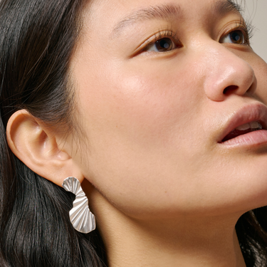 enamel-copenhagen-large-wave-silver-stud-earrings