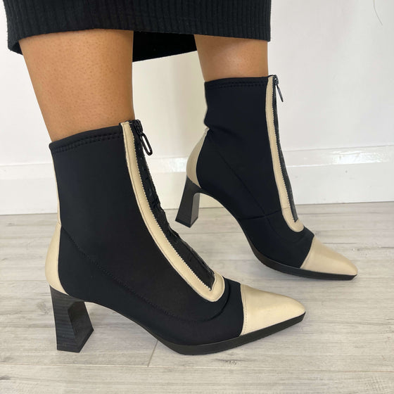 Pointed toe boots online