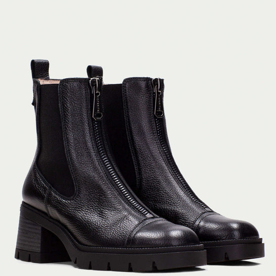 Hispanitas Black Leather Chunky Chelsea Boots