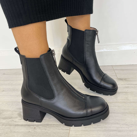 Hispanitas Black Leather Chunky Chelsea Boots