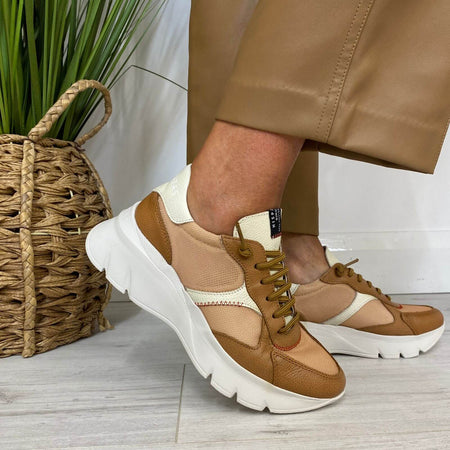 Hispanitas Tan Leather Elevated Sole Sneakers