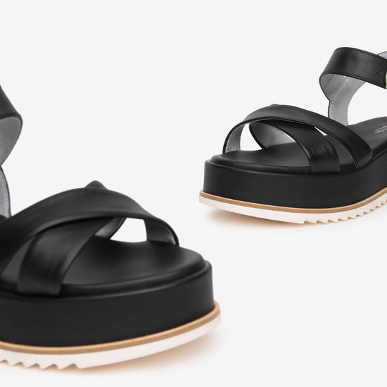 NeroGiardini Black Leather Crossover Sandals