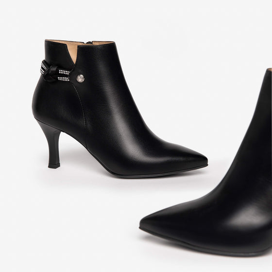 NeroGiardini Black Leather Pointed Toe Small Heel Boots