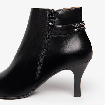 NeroGiardini Black Leather Pointed Toe Small Heel Boots