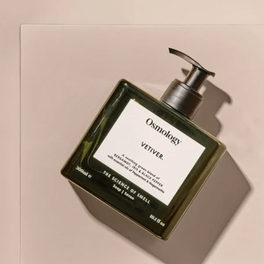 osmology-by-aery-vetiver-hand-wash-bergamot-iris-black-pepper