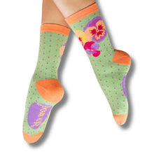powder-spring-pansies-ankle-socks