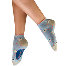 powder-woolly-westie-trainer-socks