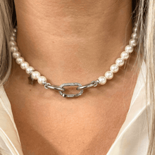 rebecca-diva-silver-oval-closure-pearl-chain-necklace