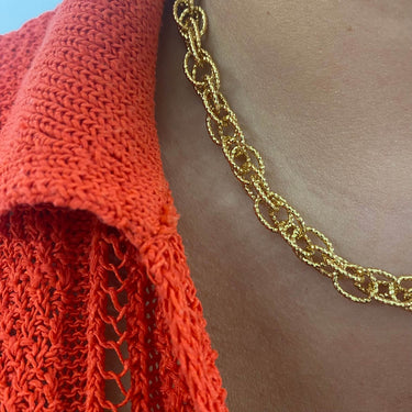 rebecca-my-world-gold-tetured-link-charm-necklace