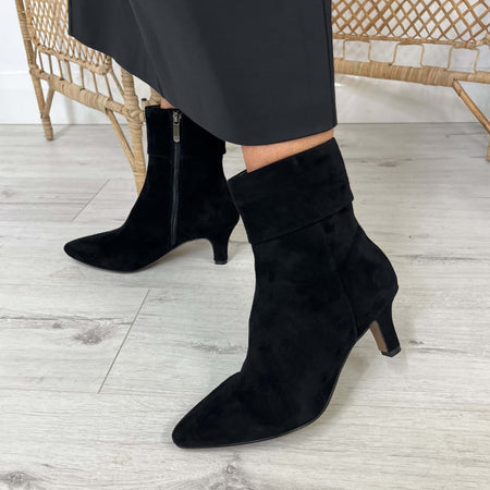 Regarde Le Ciel Nita Black Suede Kitten Heel Boots