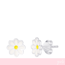 Daisy flower-shaped earrings on a white background