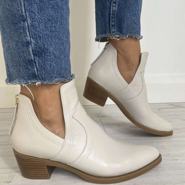 unisa-guisel-ivory-western-boots