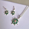 vurchoo-8-point-star-silver-green-necklace