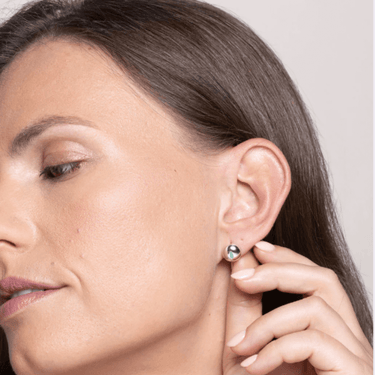 vurchoo-guatemala-green-chalcedony-tear-drop-silver-stud-earrings
