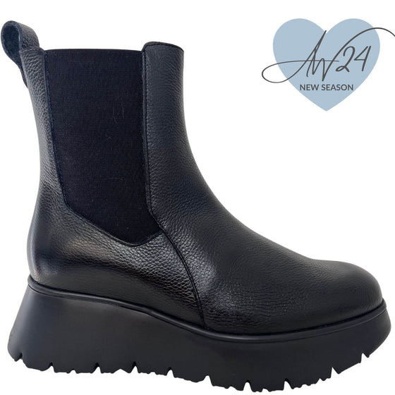 Wonders Black Leather Elevated Sole Boots