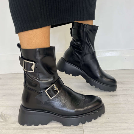 Wonders Black Leather Biker Boots