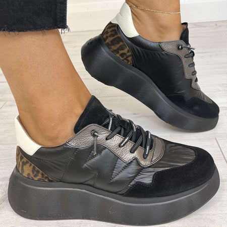 Wonders Black Leather Black Sole Brand Lace Sneakers