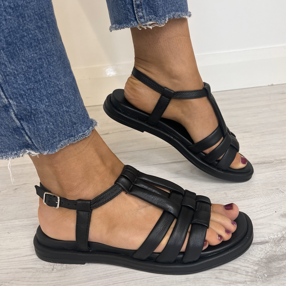 wonders-black-leather-flat-sandals
