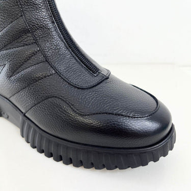 wonders-black-leather-sporty-front-zip-boots