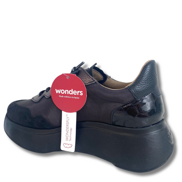 wonders-black-sole-brand-lace-sneakers_1