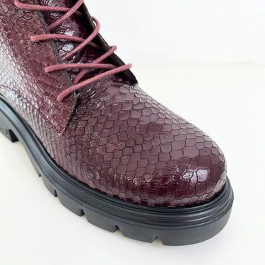 wonders-burgundy-leather-lace-up-boots