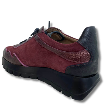 wonders-burgundy-sporty-black-sole-sneakers
