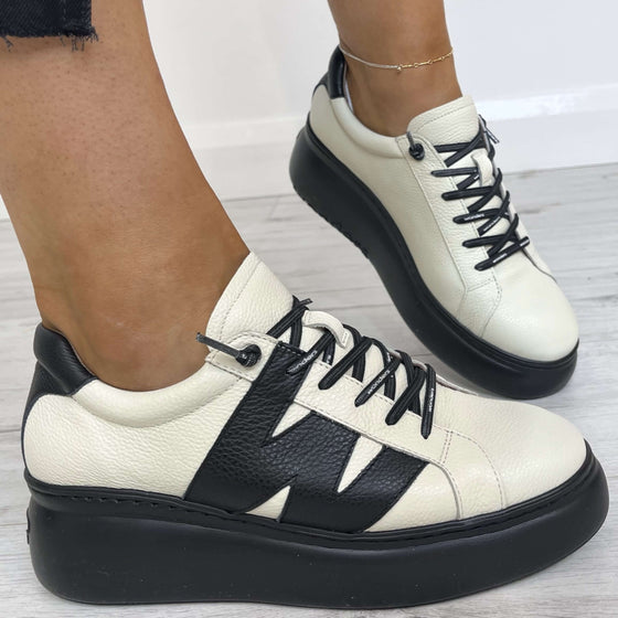 Wonders Off White Leather Black Modern Sole Brand Lace Sneakers