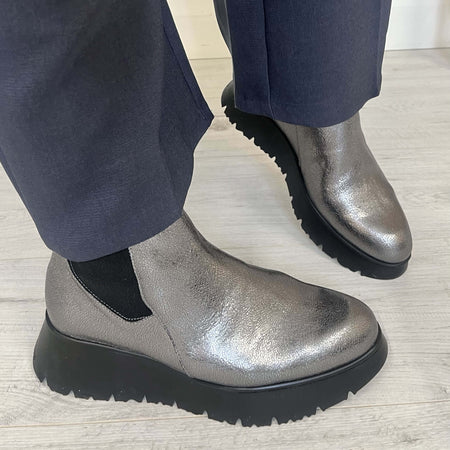 Wonders Silver Leather Elevated Sole Boots