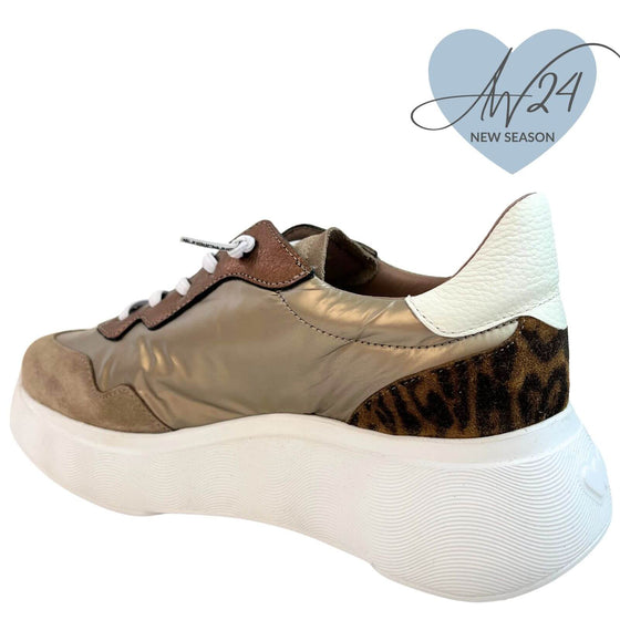 Wonders Taupe Leather White Sole Brand Lace Sneakers