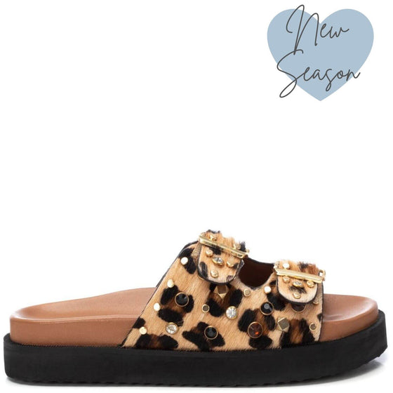 xti-beige-leopard-buckle-chunky-flat-sandals