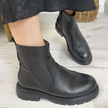 ladies black flat boots