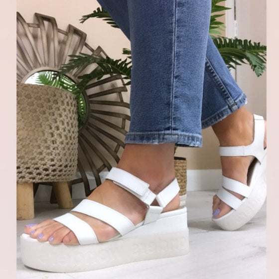 Wonders White Leather Sandals