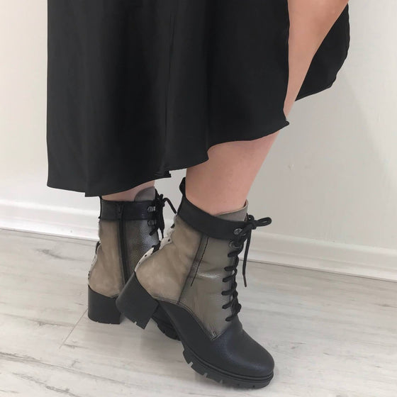 Hispanitas Black Panel Leather Lace Up Boots