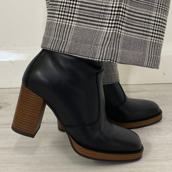 NeroGiardini Black Leather Block Heel Platform Boots