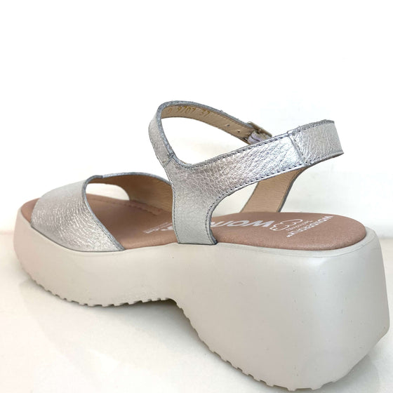 Wonders Silver Leather Ankle Strap Sandals