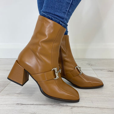 Wonders Tan Leather Square Toe Boots
